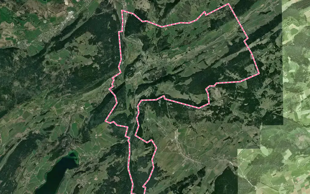Vue satellite de La Cluse-et-Mijoux avec ses contours administratifs