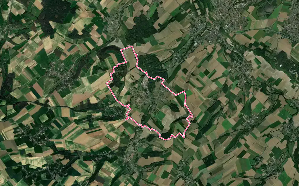 Vue satellite de La Comté avec ses contours administratifs