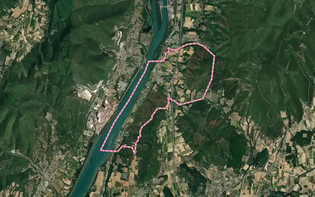 Vue satellite de La Coucourde avec ses contours administratifs