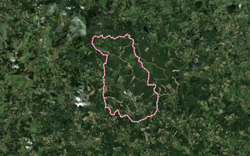 Vue satellite de La Courtine avec ses contours administratifs