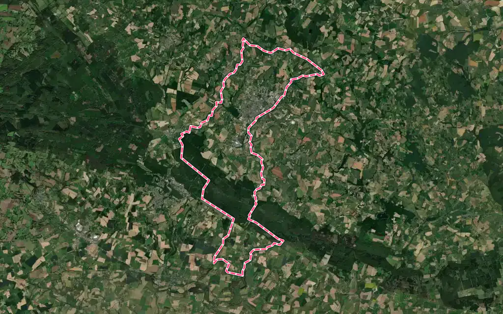 Vue satellite de La Ferté Macé avec ses contours administratifs