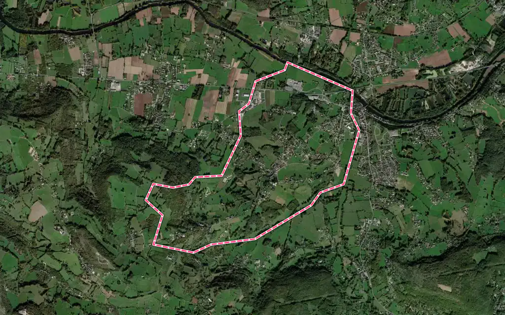 Vue satellite de La Feuillade avec ses contours administratifs