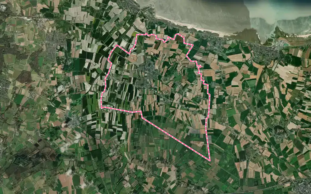 Vue satellite de La Fresnais avec ses contours administratifs