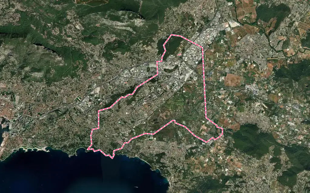 Vue satellite de La Garde avec ses contours administratifs