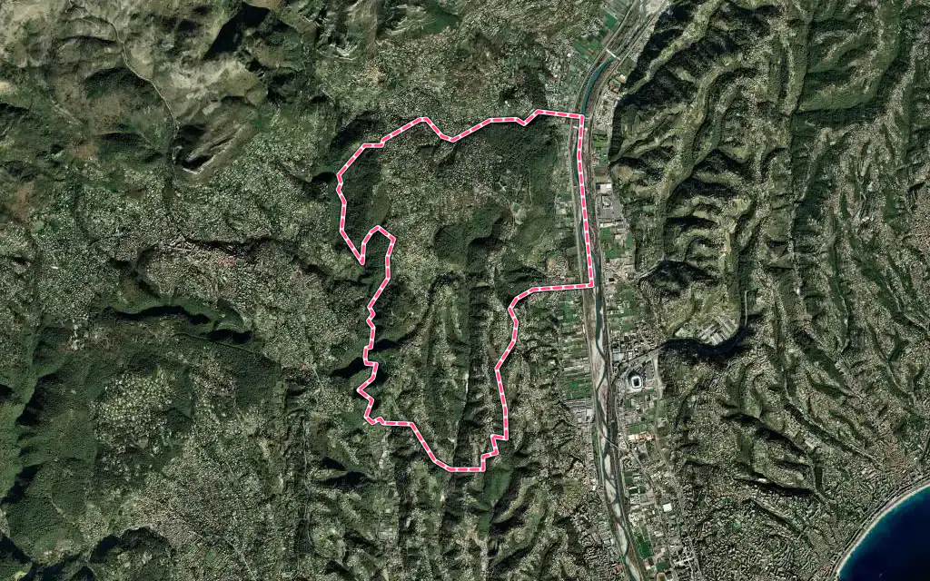 Vue satellite de La Gaude avec ses contours administratifs