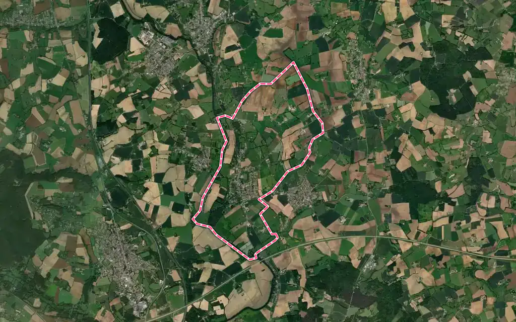 Vue satellite de La Guierche avec ses contours administratifs