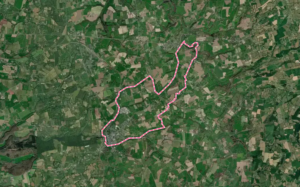 Vue satellite de La Haye-Pesnel avec ses contours administratifs