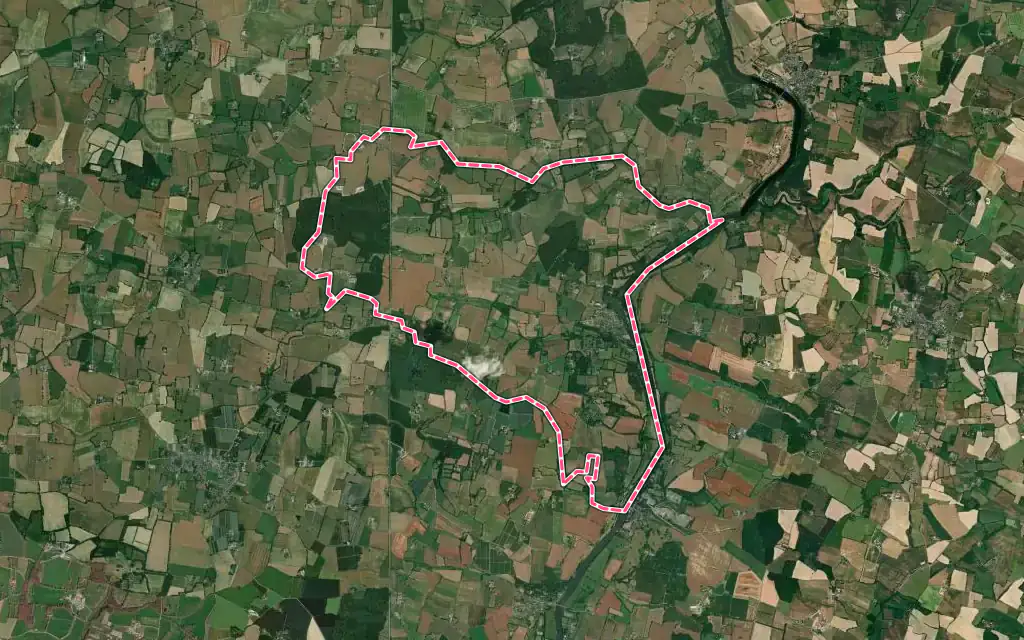Vue satellite de La Jaille-Yvon avec ses contours administratifs