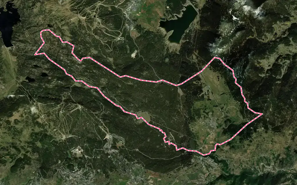 Vue satellite de La Llagonne avec ses contours administratifs
