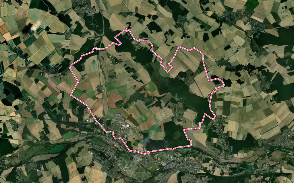 Vue satellite de La Madeleine-de-Nonancourt avec ses contours administratifs
