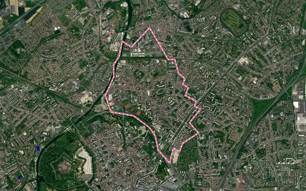Vue satellite de La Madeleine avec ses contours administratifs