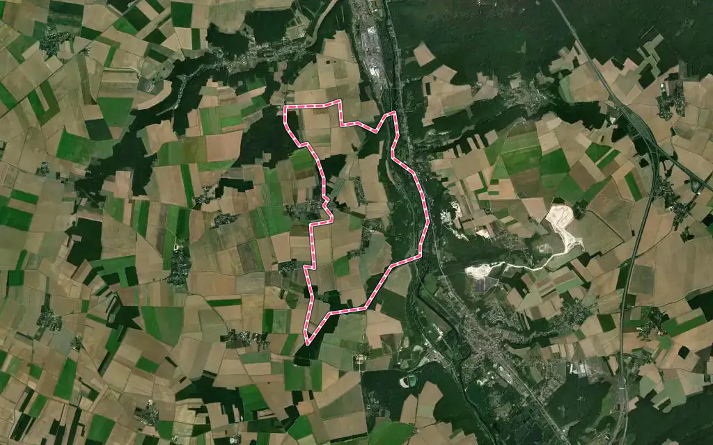 Vue satellite de La Madeleine-sur-Loing avec ses contours administratifs