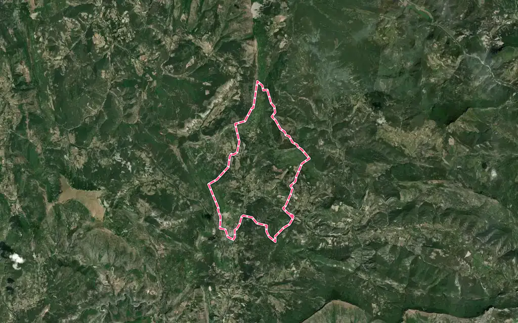 Vue satellite de La Motte-Chalancon avec ses contours administratifs