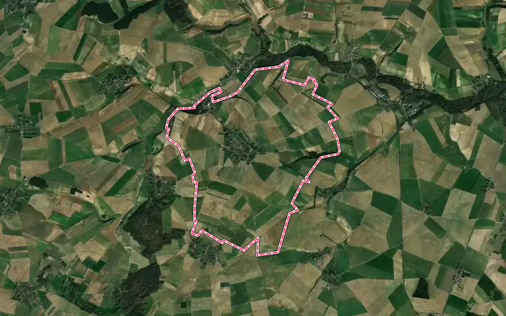 Vue satellite de La Neuville-Roy avec ses contours administratifs