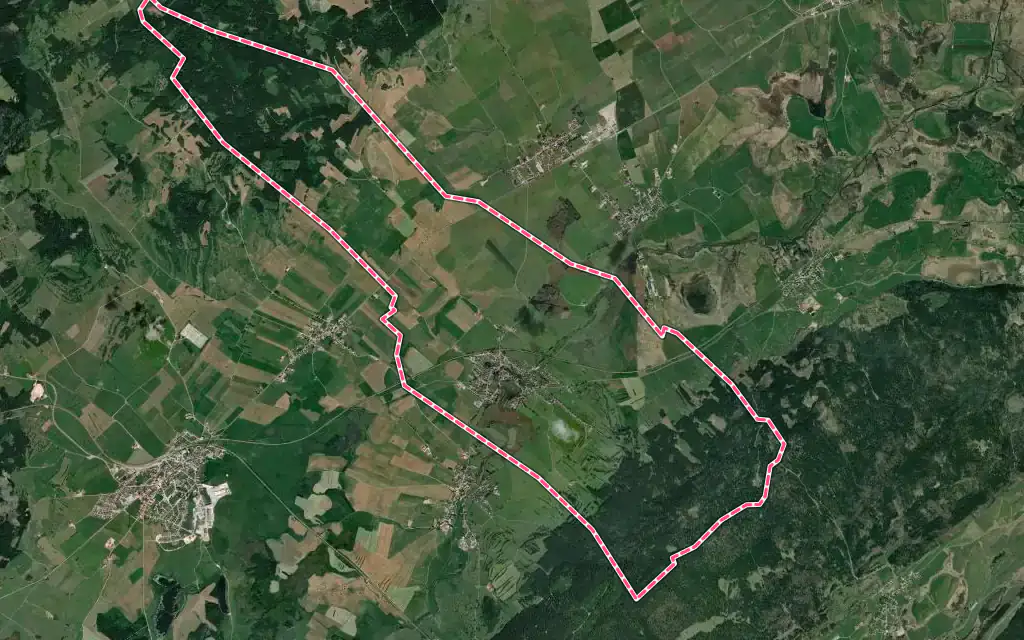 Vue satellite de La Rivière-Drugeon avec ses contours administratifs