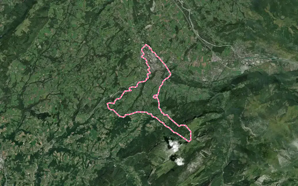 Vue satellite de La Roche-sur-Foron avec ses contours administratifs