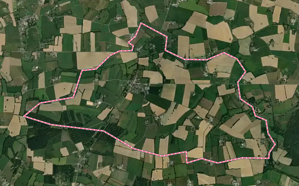 Vue satellite de La Roë avec ses contours administratifs