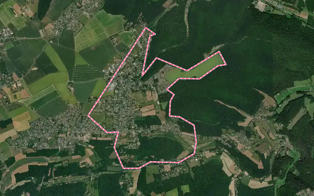 Vue satellite de La Saussaye avec ses contours administratifs