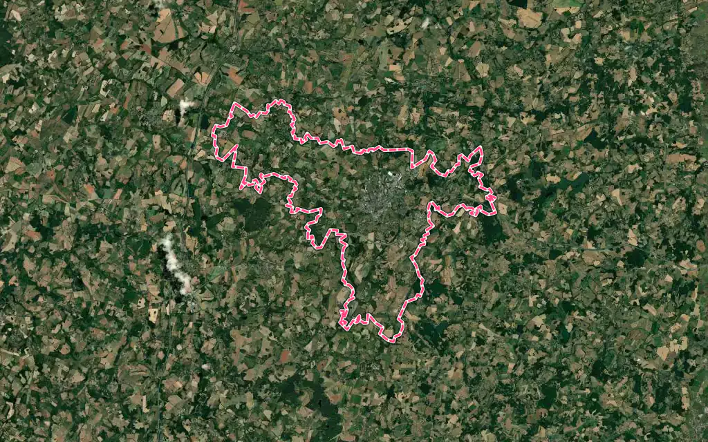 Vue satellite de La Souterraine avec ses contours administratifs