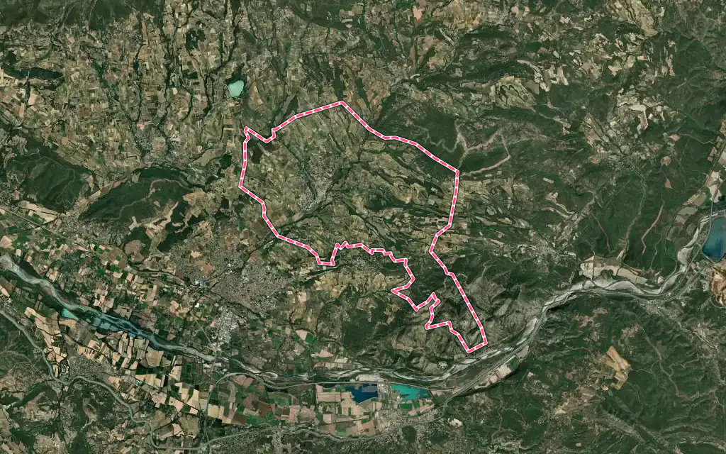 Vue satellite de La Tour-d'Aigues avec ses contours administratifs