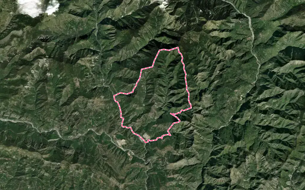 Vue satellite de La Tour avec ses contours administratifs