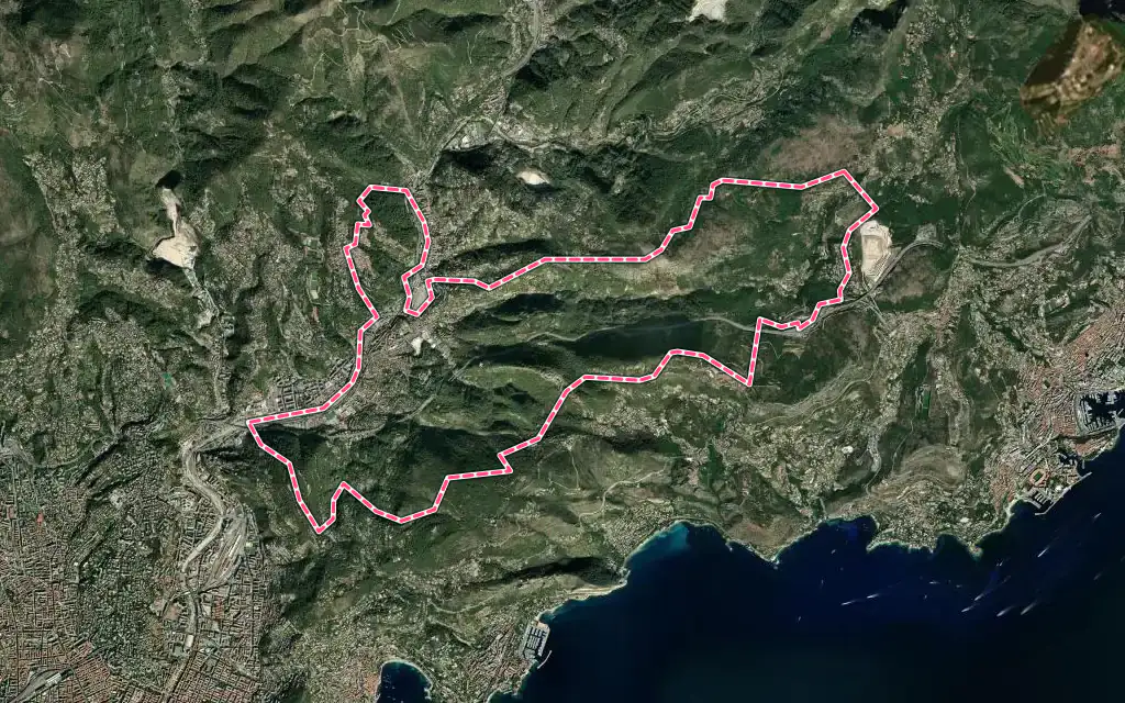 Vue satellite de La Trinité avec ses contours administratifs