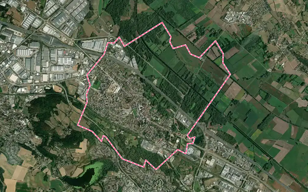 Vue satellite de La Verpillière avec ses contours administratifs