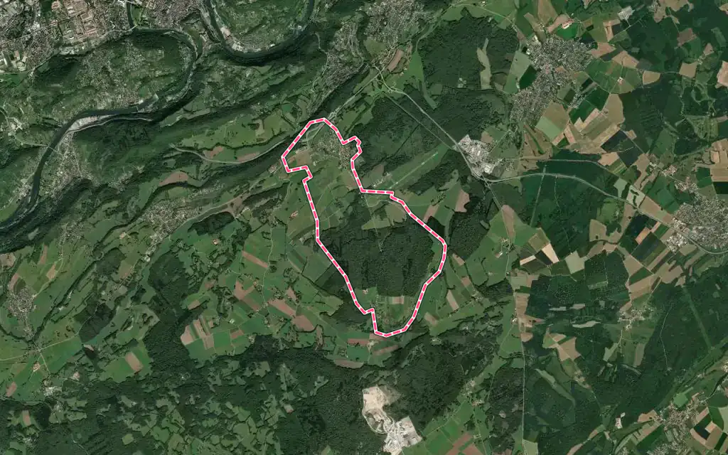 Vue satellite de La Vèze avec ses contours administratifs