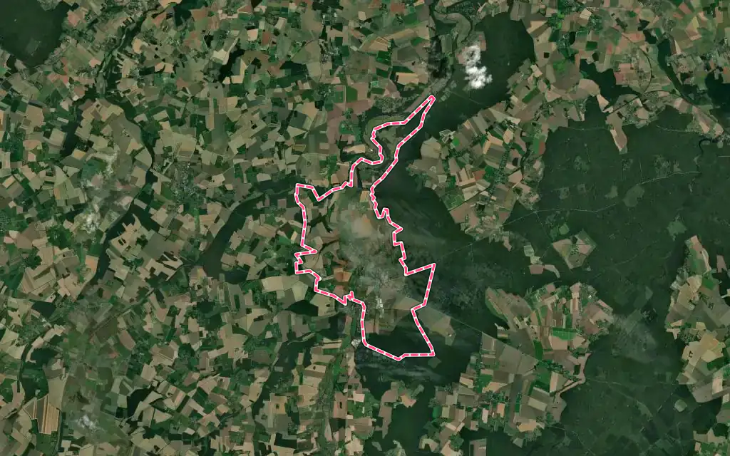 Vue satellite de La Vieille-Lyre avec ses contours administratifs