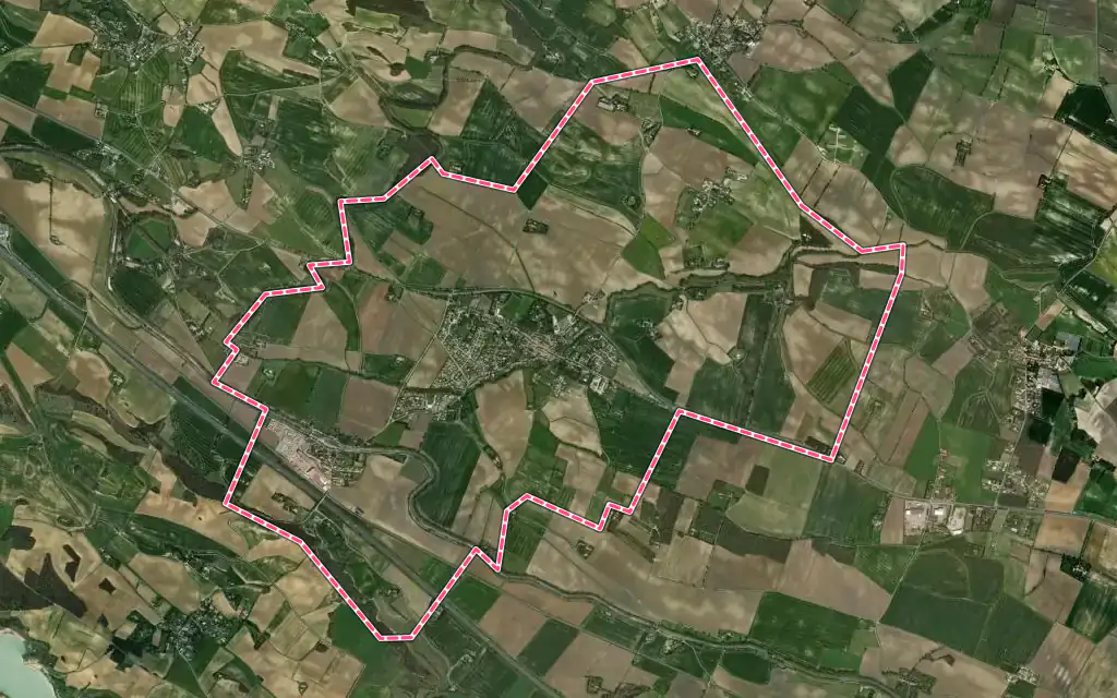 Vue satellite de Labastide-d'Anjou avec ses contours administratifs