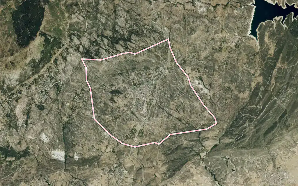 Vista satélite de La Cabrera con su contorno administrativo