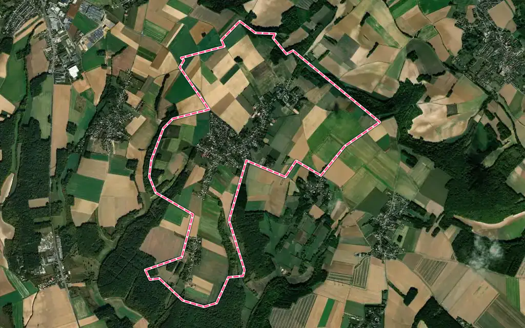 Vue satellite de Lachapelle-Saint-Pierre avec ses contours administratifs