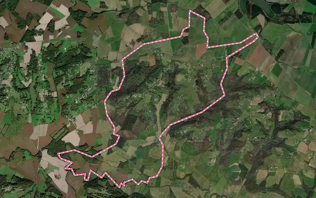 Vue satellite de Lacrabe avec ses contours administratifs
