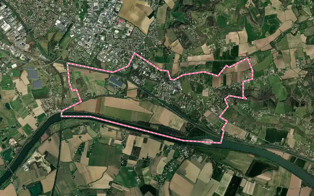 Vue satellite de Lafox avec ses contours administratifs