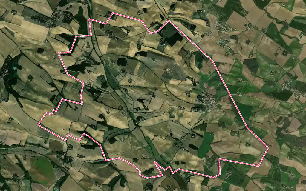 Vue satellite de Lagarde avec ses contours administratifs