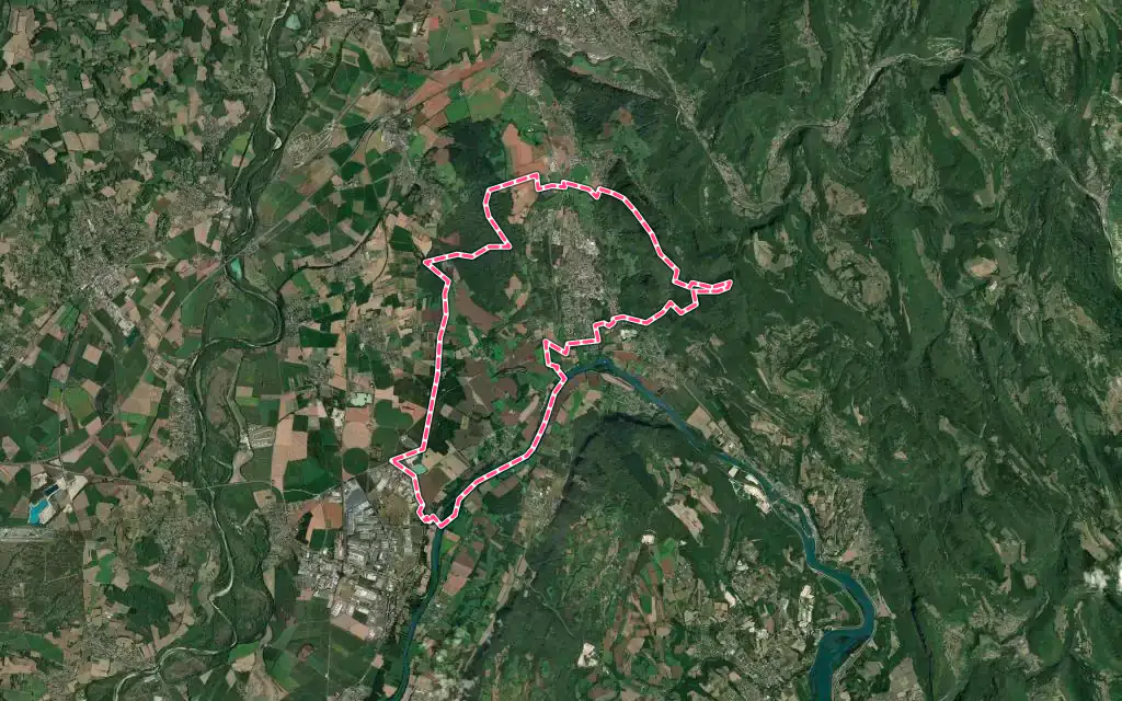 Vue satellite de Lagnieu avec ses contours administratifs