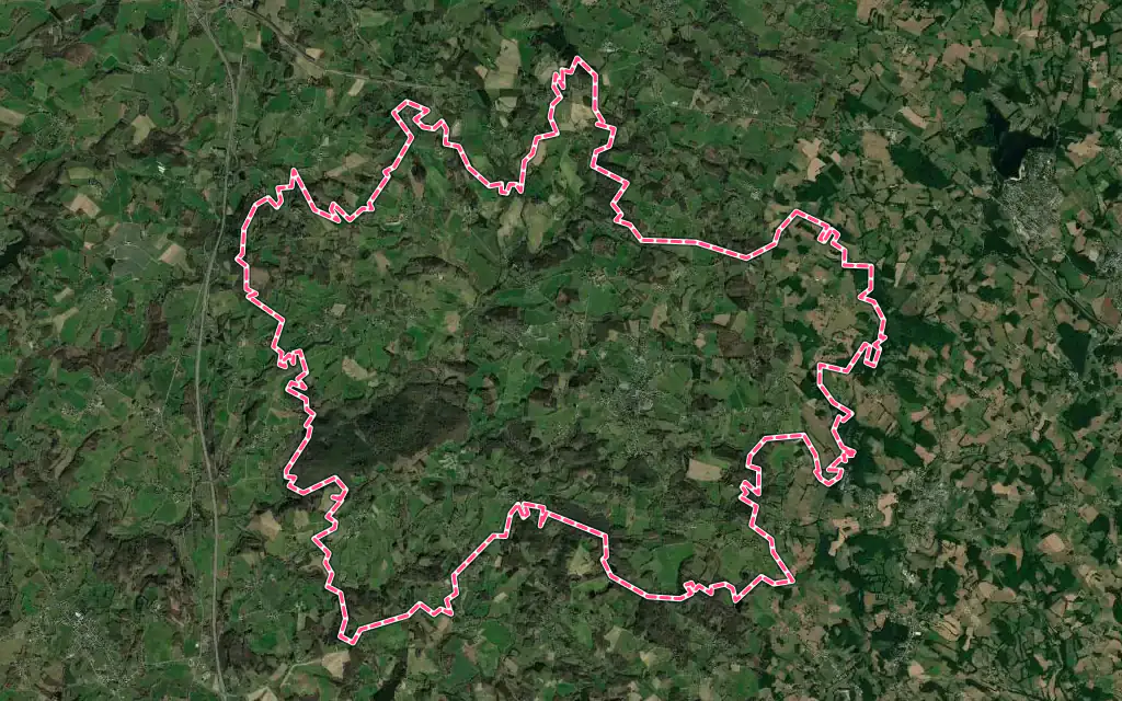 Vue satellite de Lagraulière avec ses contours administratifs