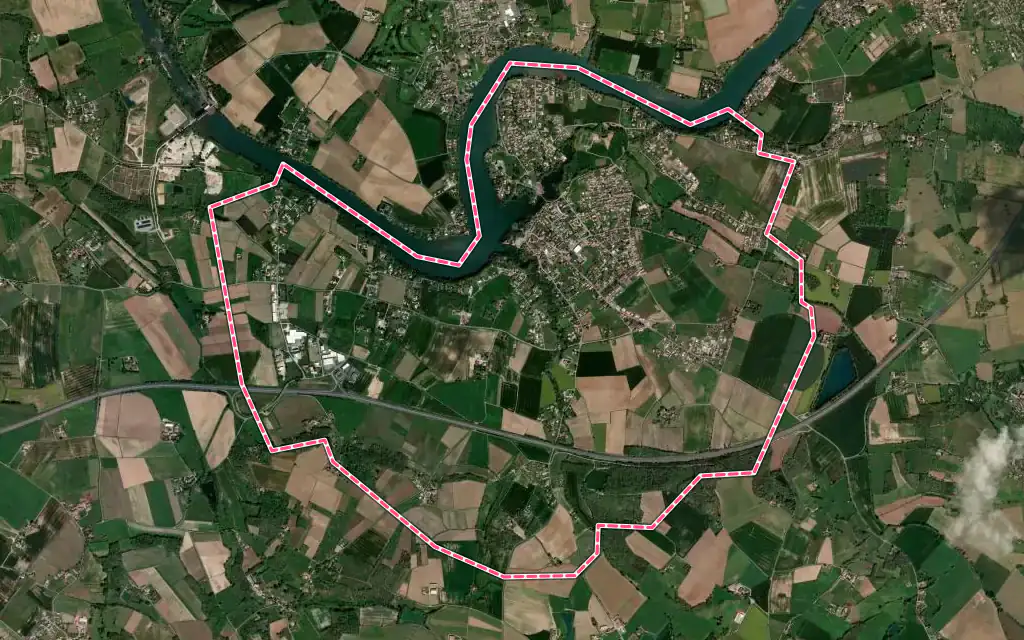 Vue satellite de Lagrave avec ses contours administratifs
