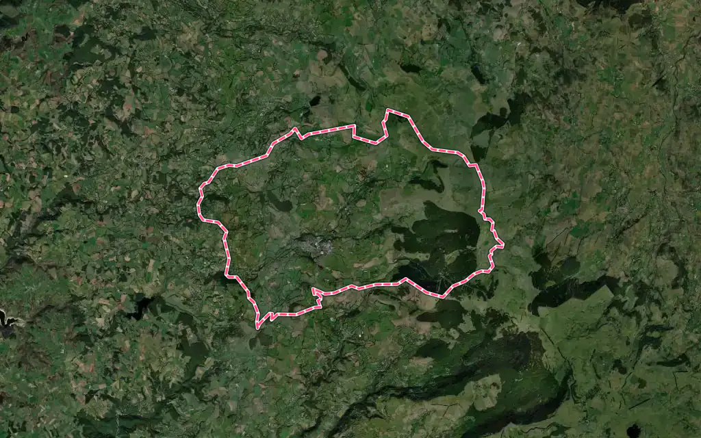 Vue satellite de Laguiole avec ses contours administratifs