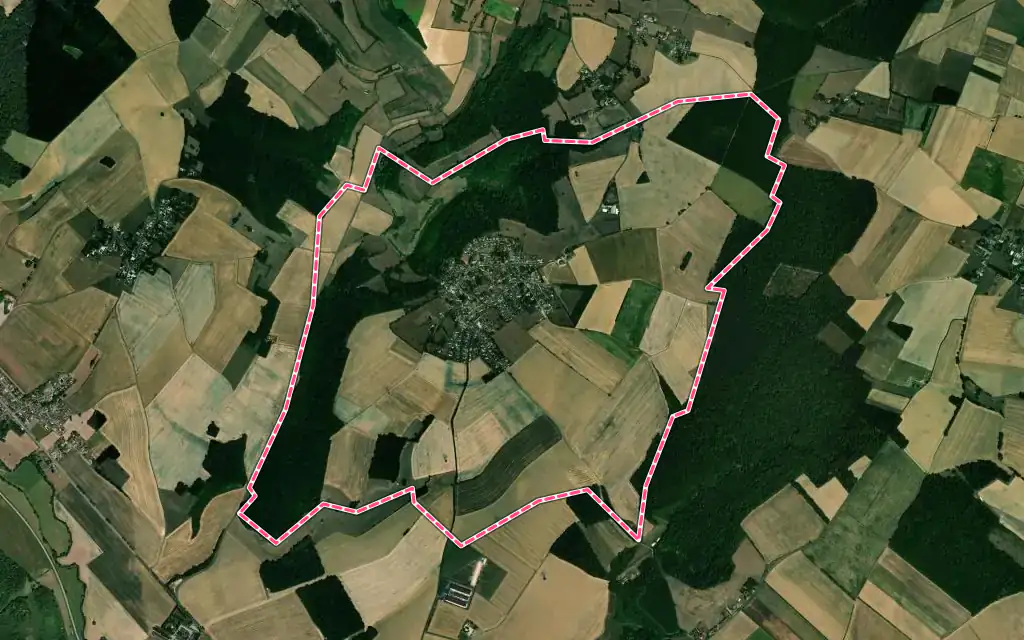 Vue satellite de Lalande-en-Son avec ses contours administratifs