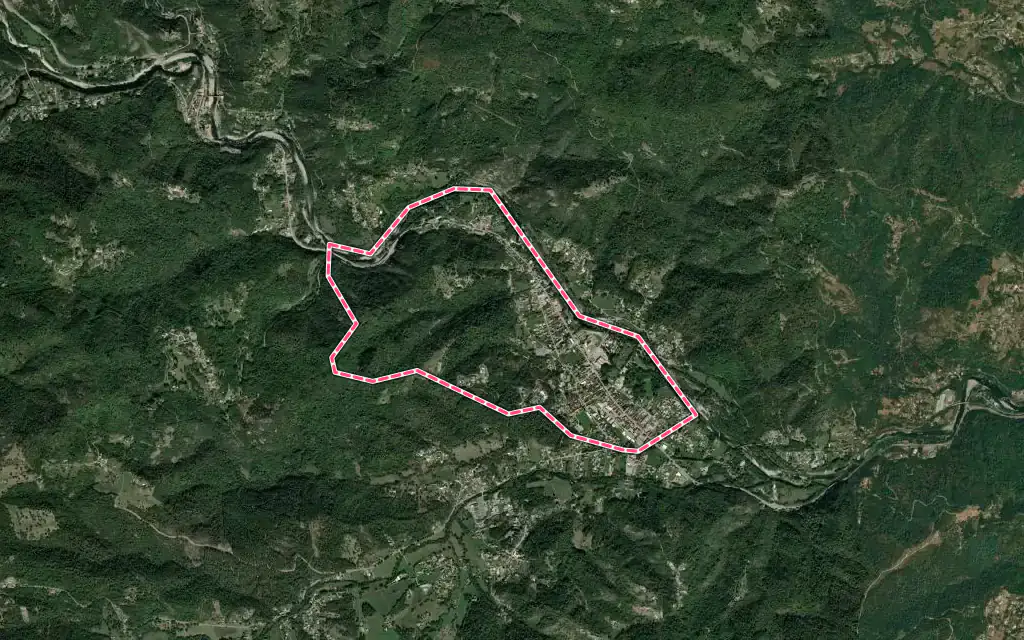 Vue satellite de Lalevade-d'Ardèche avec ses contours administratifs
