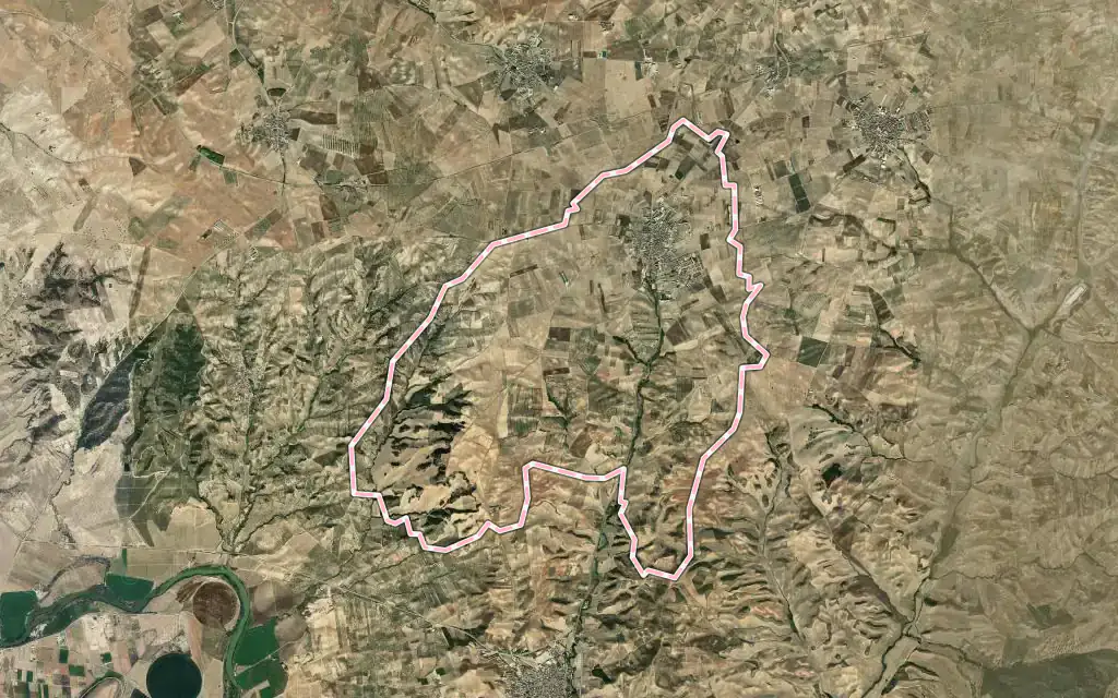 Vista satélite de La Mata con su contorno administrativo
