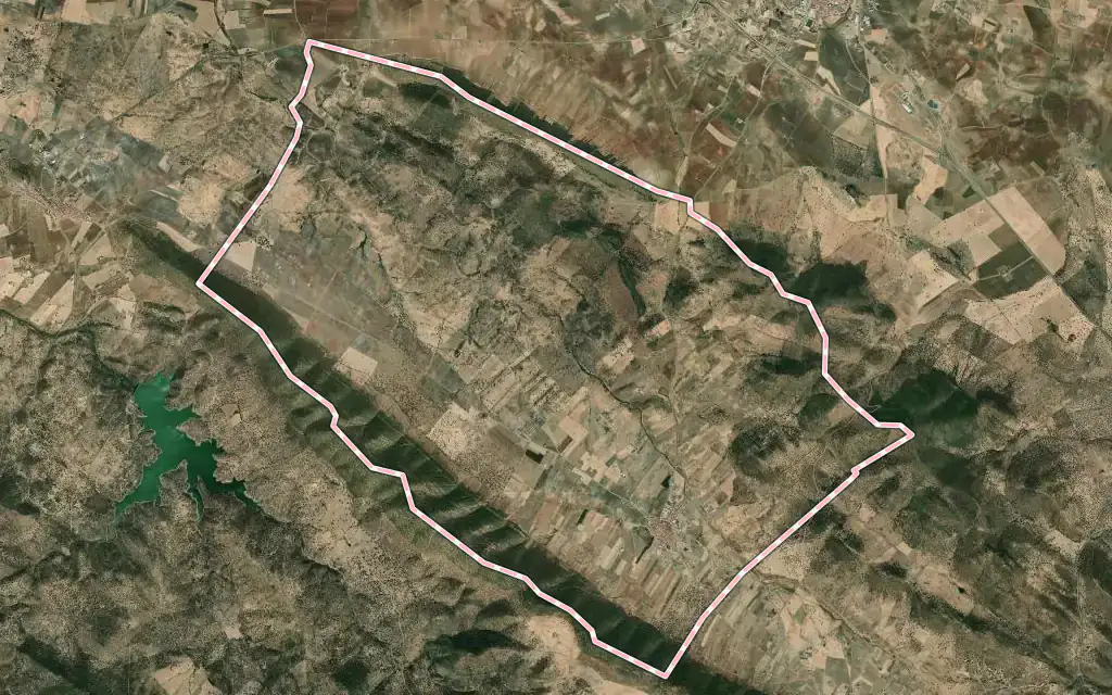 Vista satélite de La Morera con su contorno administrativo