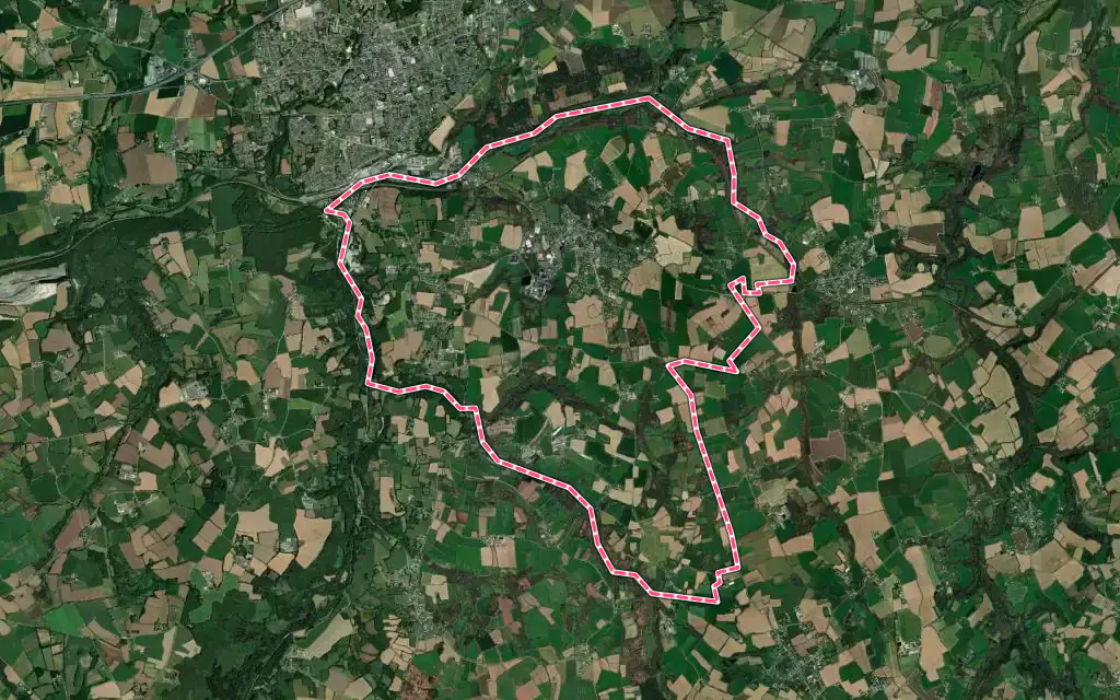 Vue satellite de Lampaul-Guimiliau avec ses contours administratifs