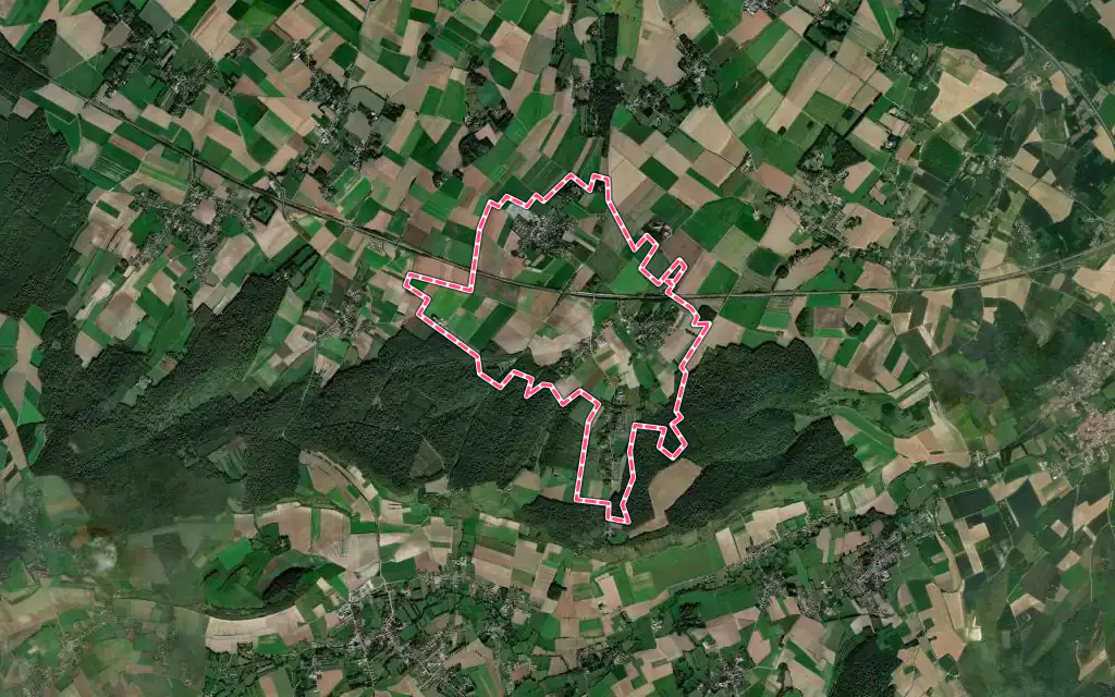 Vue satellite de Landrethun-lès-Ardres avec ses contours administratifs