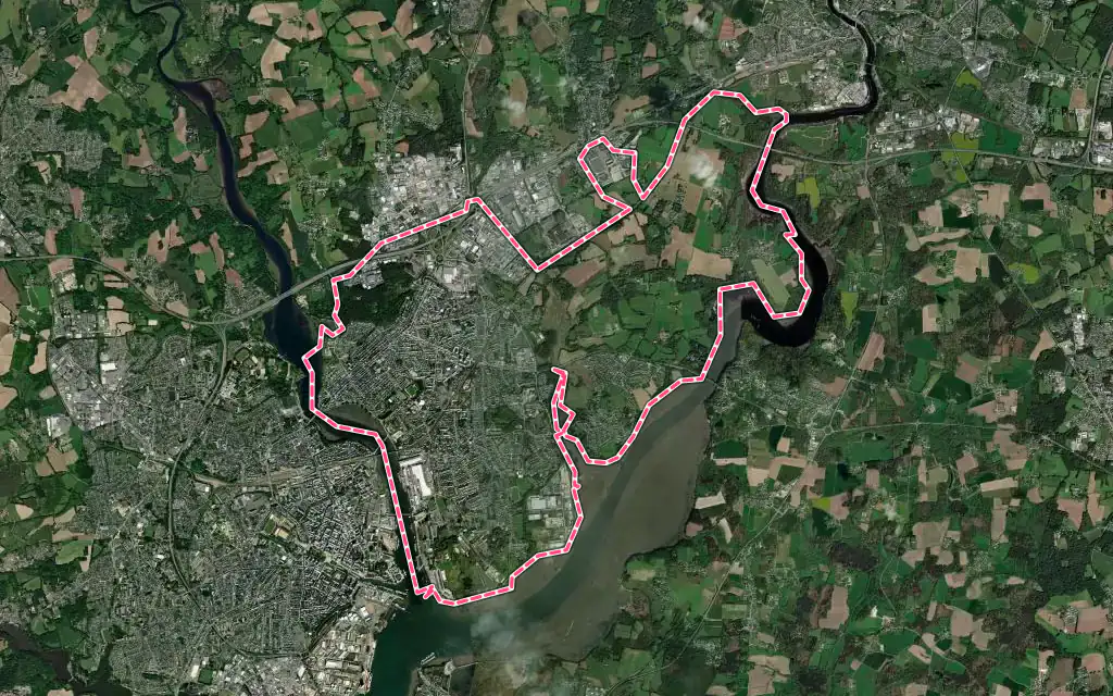 Vue satellite de Lanester avec ses contours administratifs