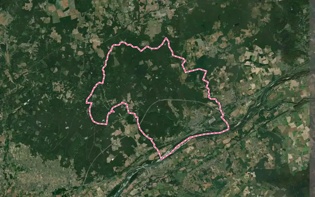 Vue satellite de Langeais avec ses contours administratifs