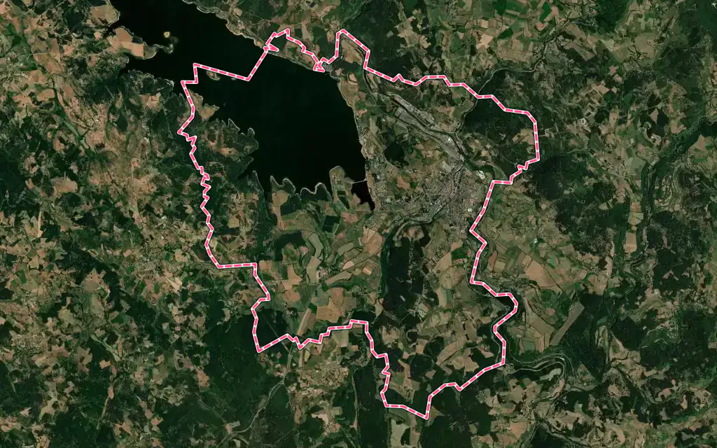 Vue satellite de Langogne avec ses contours administratifs