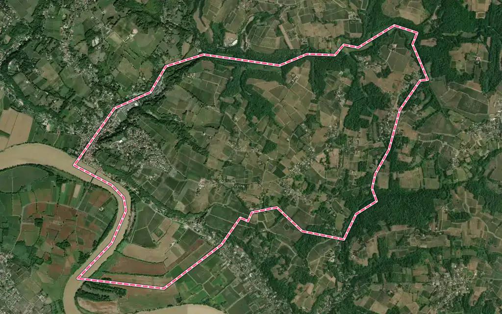 Vue satellite de Langoiran avec ses contours administratifs
