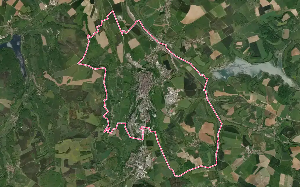 Vue satellite de Langres avec ses contours administratifs